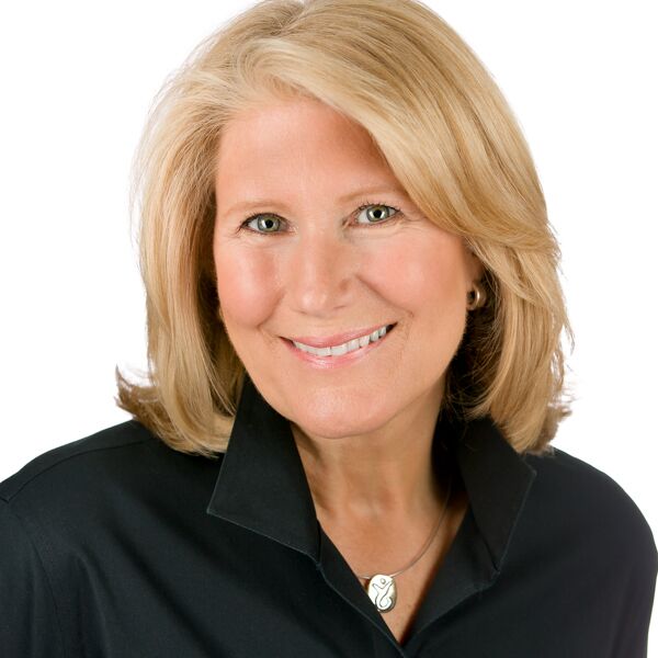 Anne Pryor LinkedIn Expert Keynote Speaker, Portfolio Career Authority